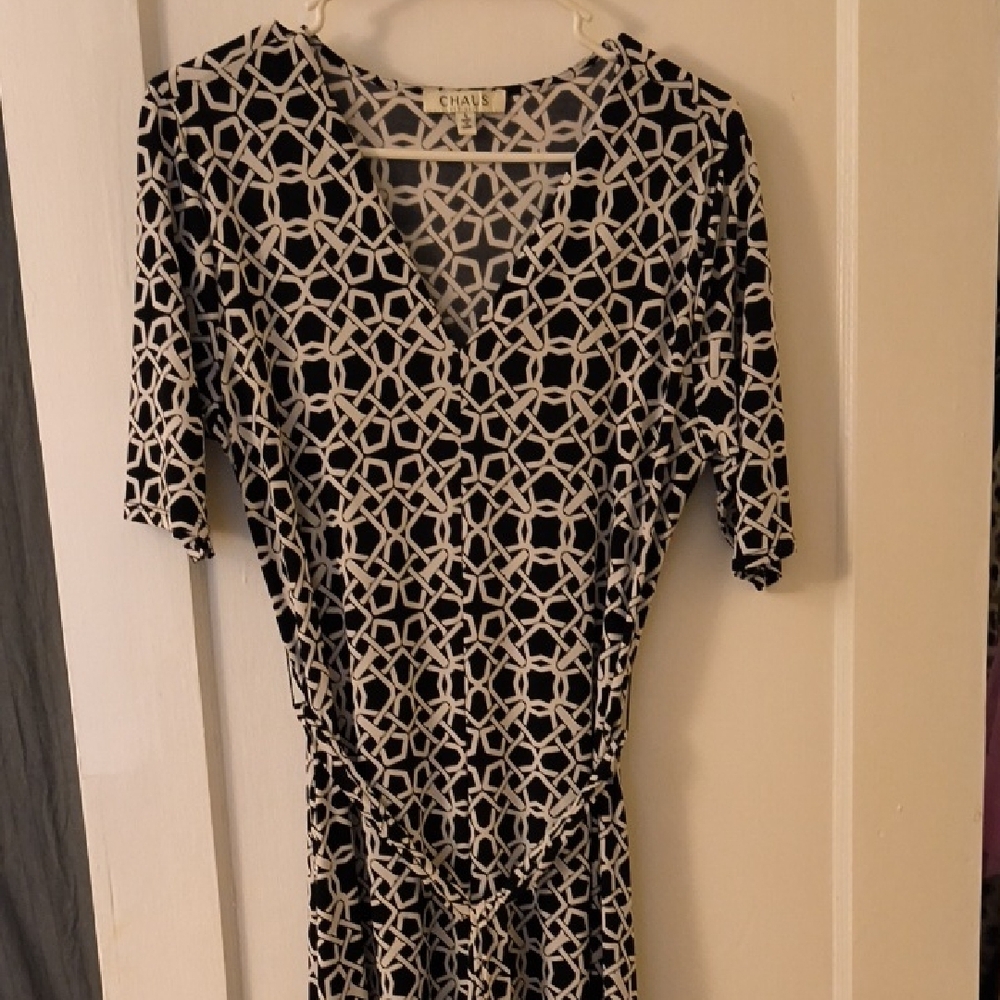 Chaus Black and White V-Neck Sheath Dress